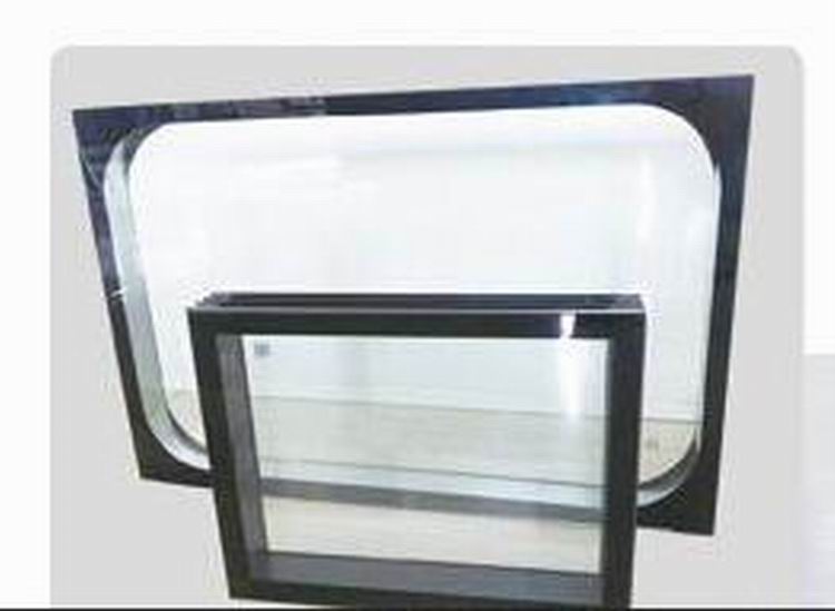 Double layer insulated window for clean rooms