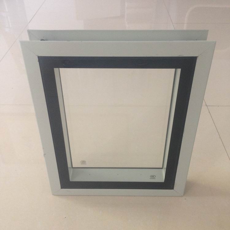 Double layer insulated window for clean rooms