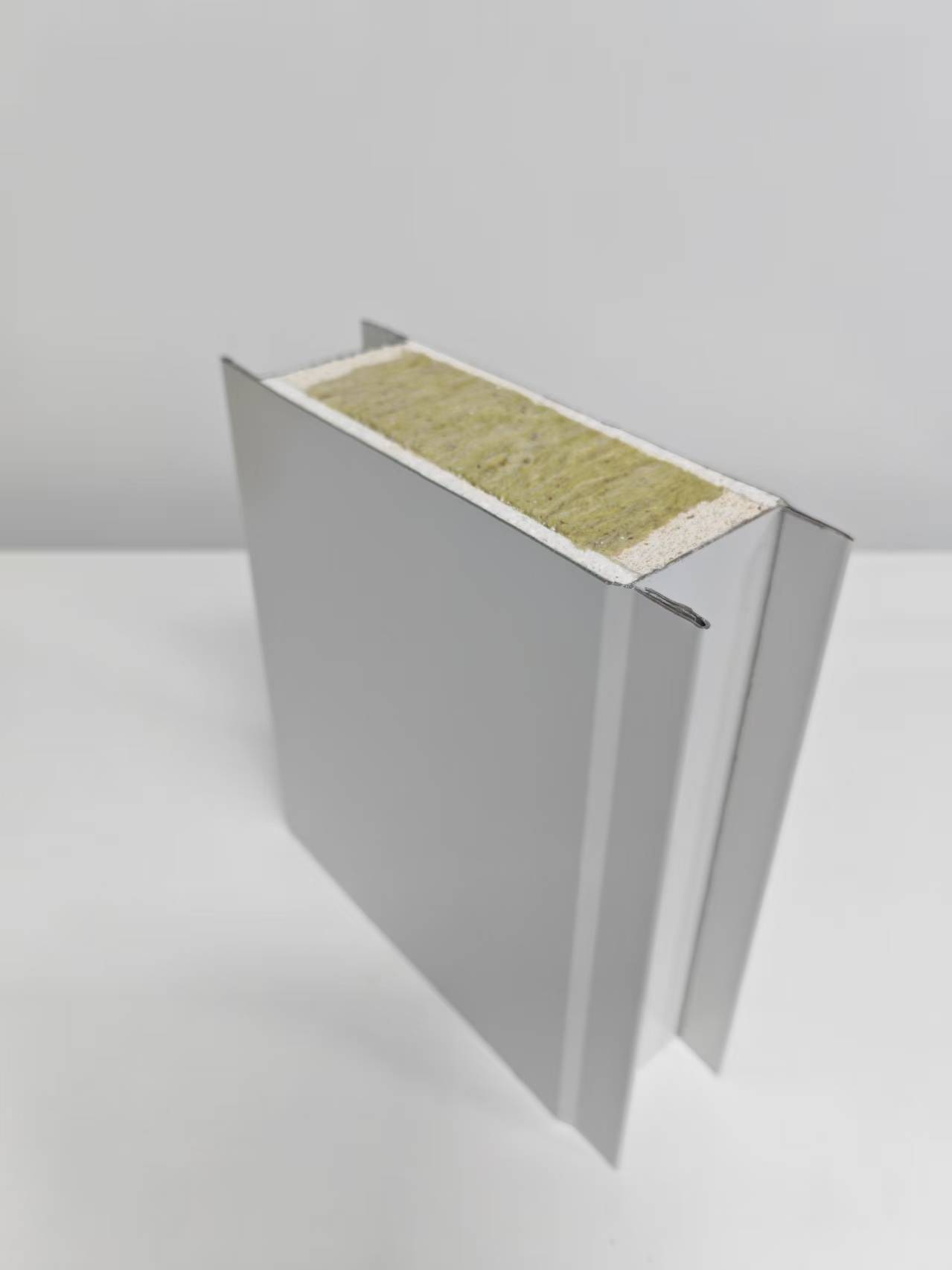 Magnesite-Basalt Sandwich Panel