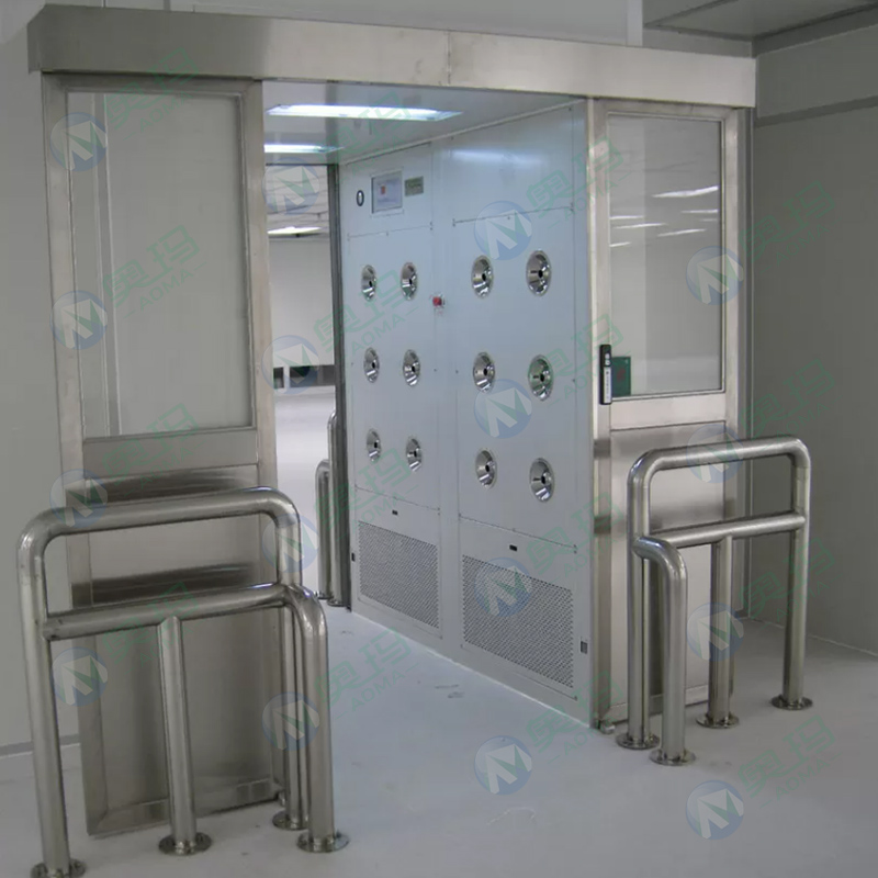 Stainless steel tunnel airlock