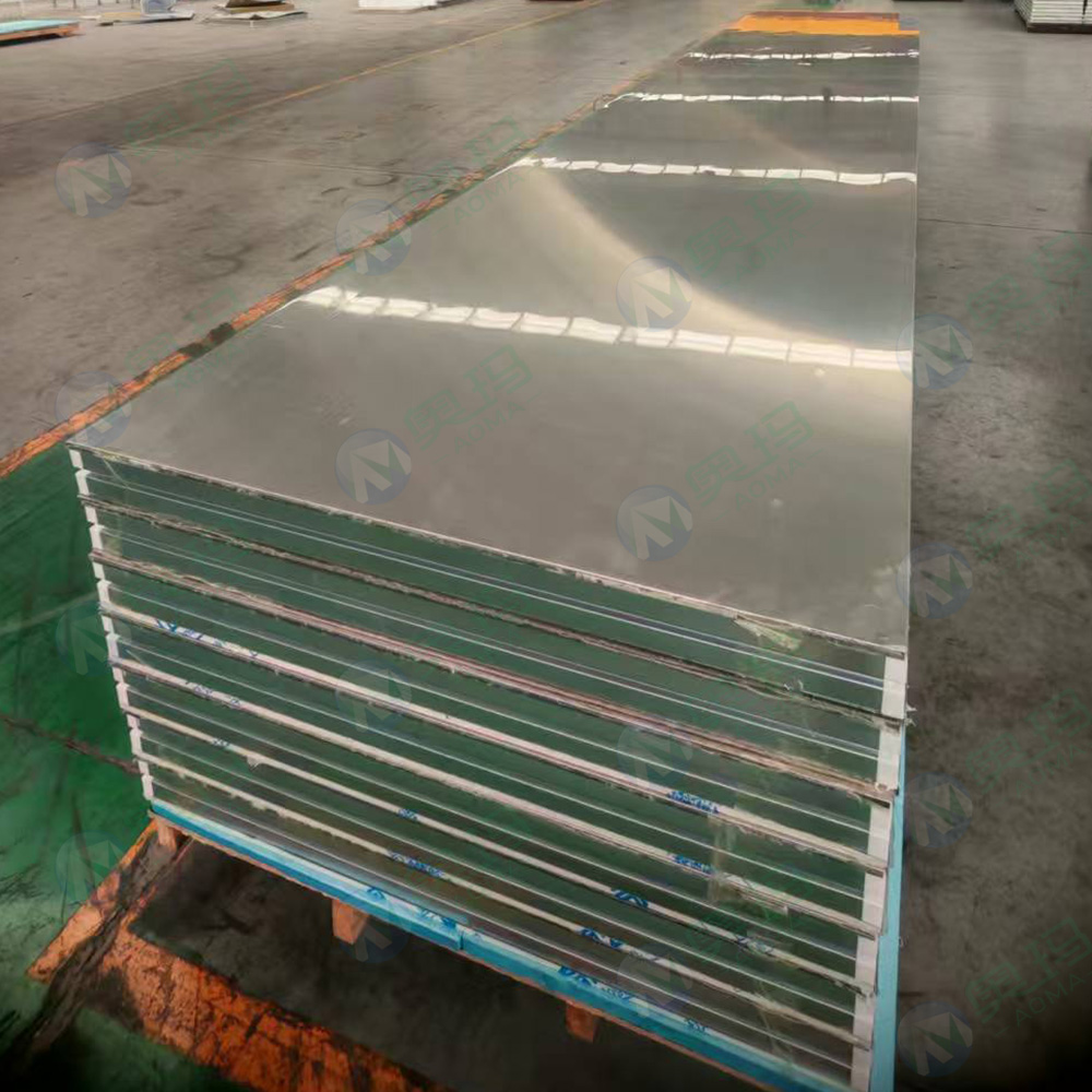 Stainless steel sandwich panels