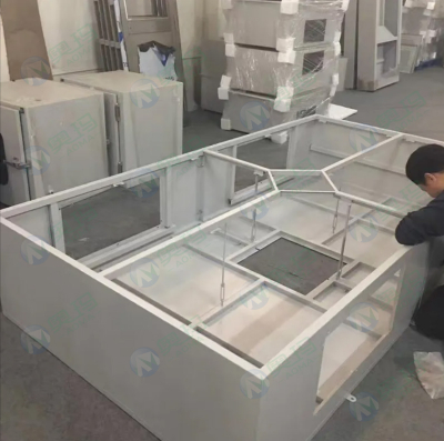 Large ceiling laminar flow panel for operating rooms